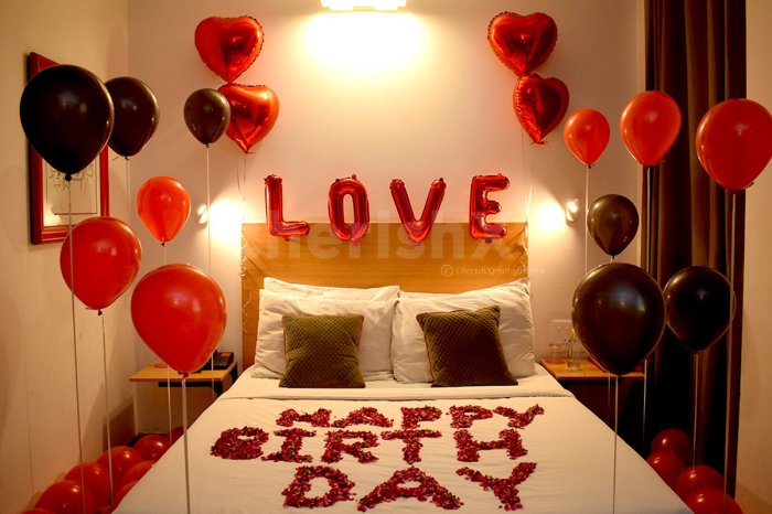 Bed room birthday decoration